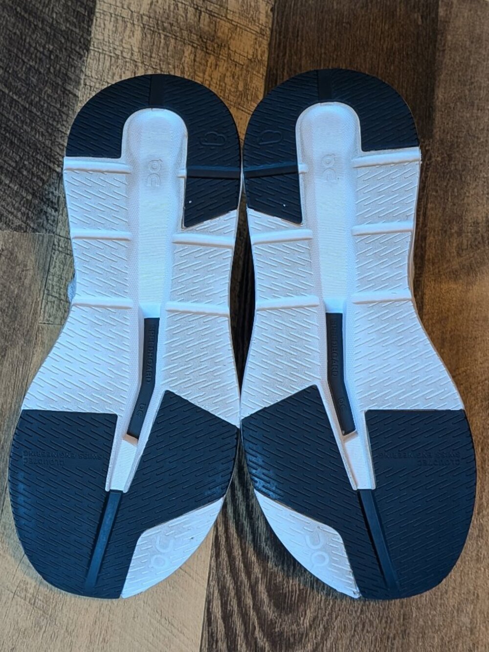 On Cloudeasy Running Shoes White - Picture 6 of 7